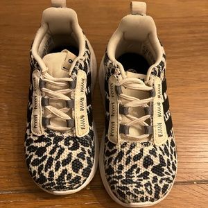 Toddler Girls 6.5 Adidas Leopard TR21